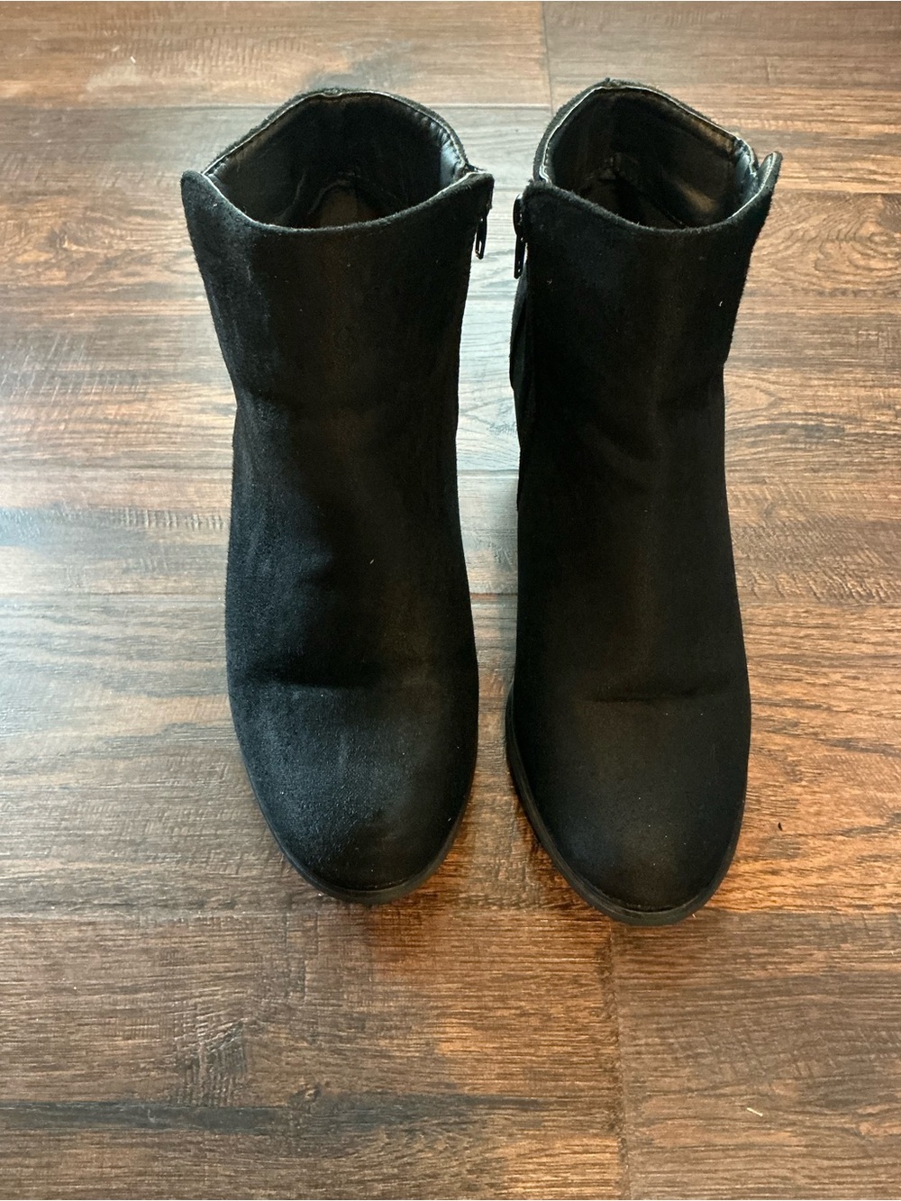 Charles Albert Rainy-SD Black Faux Suede Block Heel Ankle Booties Size 8M